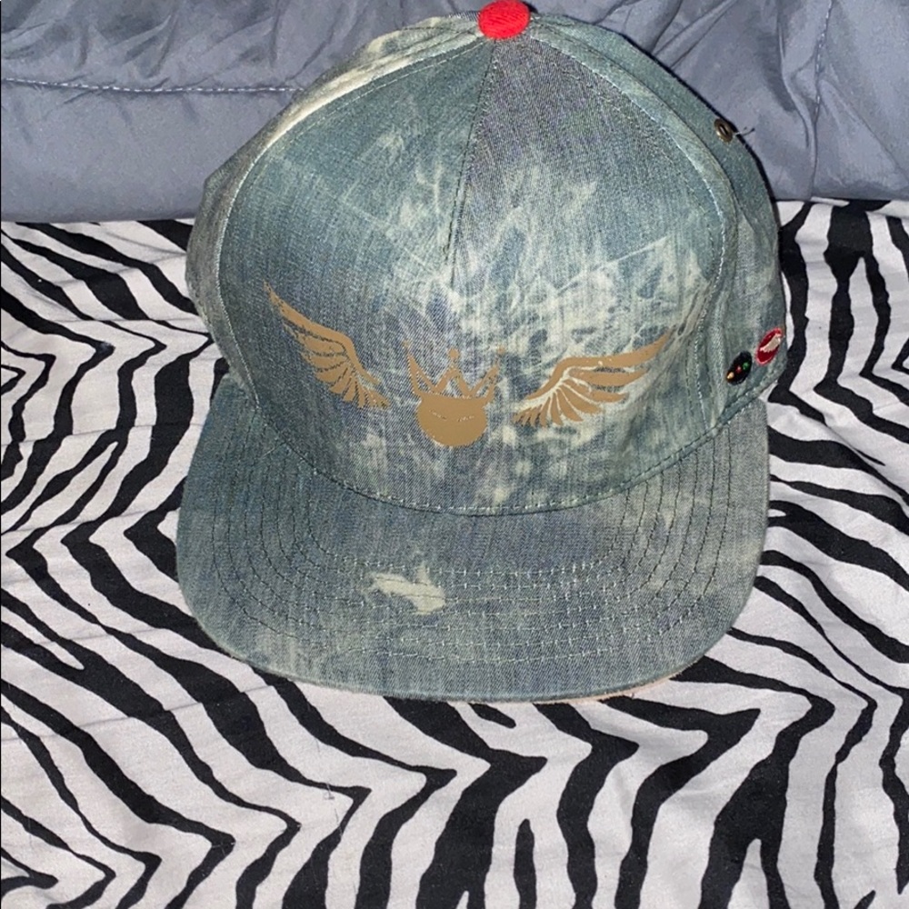 Dirty razkal hat